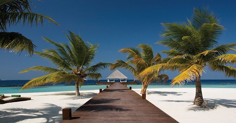 Maldives-beach-Coco-Bodu-Hithi-Resort